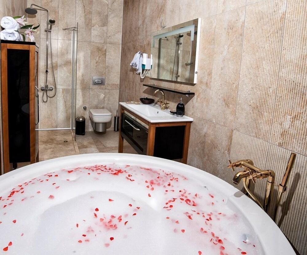 La Petra Hotel Ізмір Екстер'єр фото